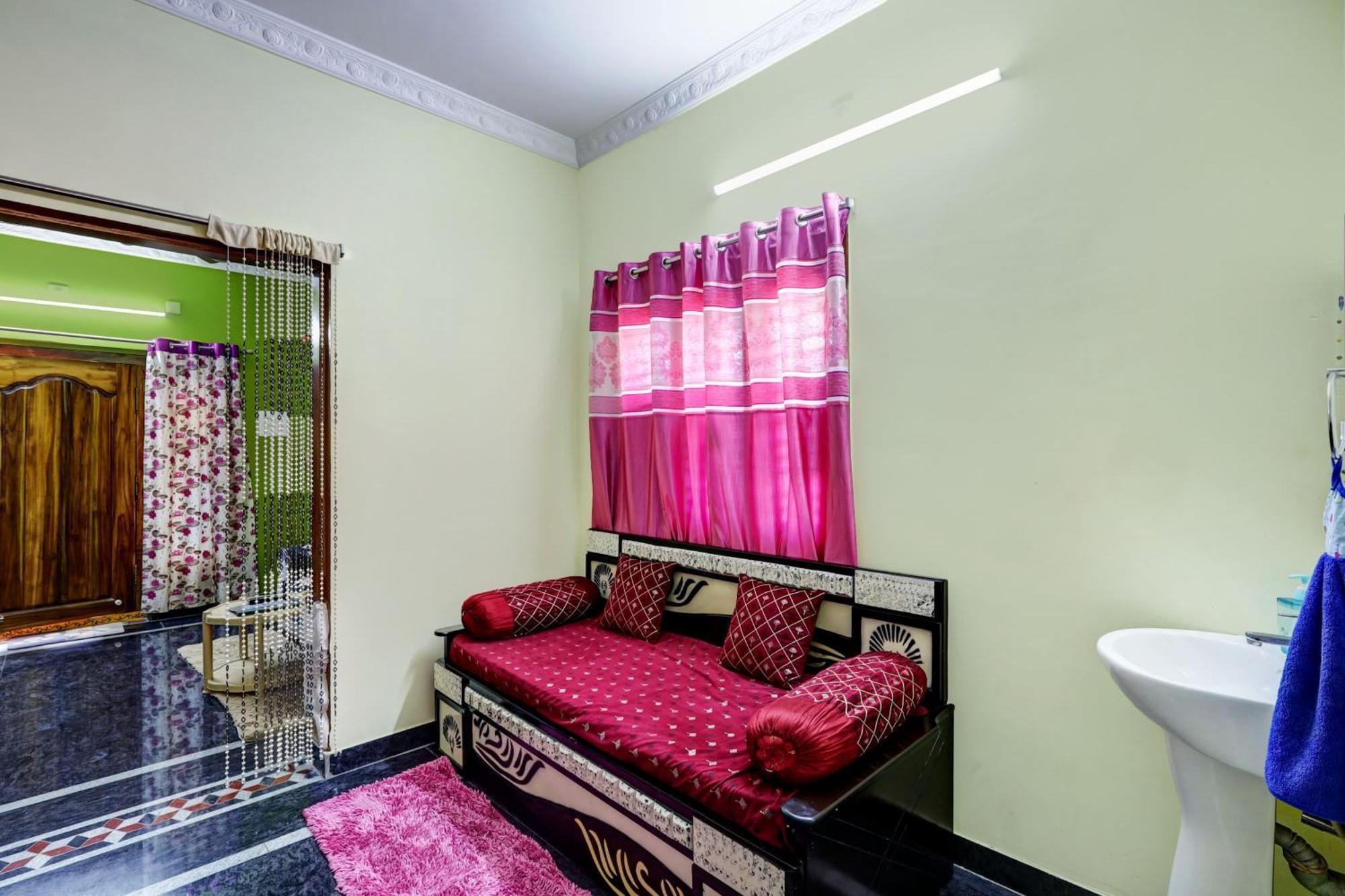 Sri Sakthi Home Stay - Beyond The Expectations- 10 To 15 Minutes Drive From Railway Station And Bus Station Tirupati Exterior photo